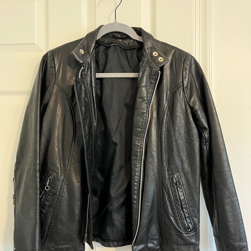 Women’s Vintage 80s Black Leather Jacket